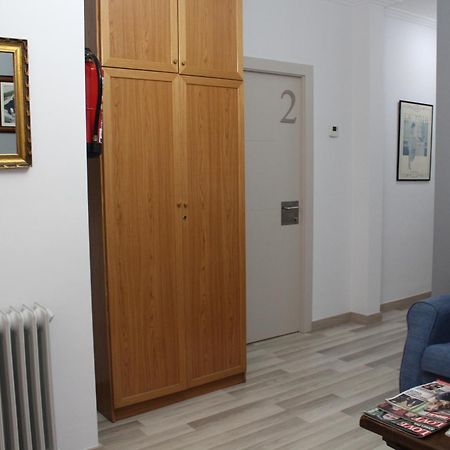 Hostal Montserrat Tona Ngoại thất bức ảnh