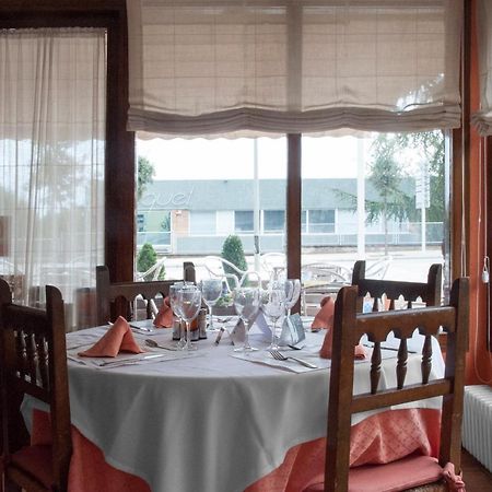 Hostal Montserrat Tona Ngoại thất bức ảnh
