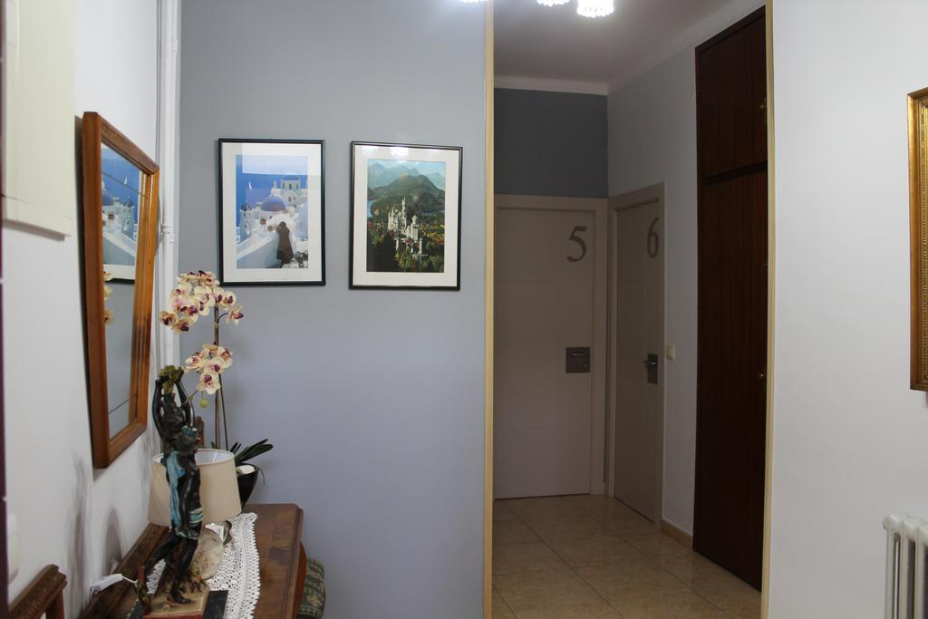 Hostal Montserrat Tona Ngoại thất bức ảnh