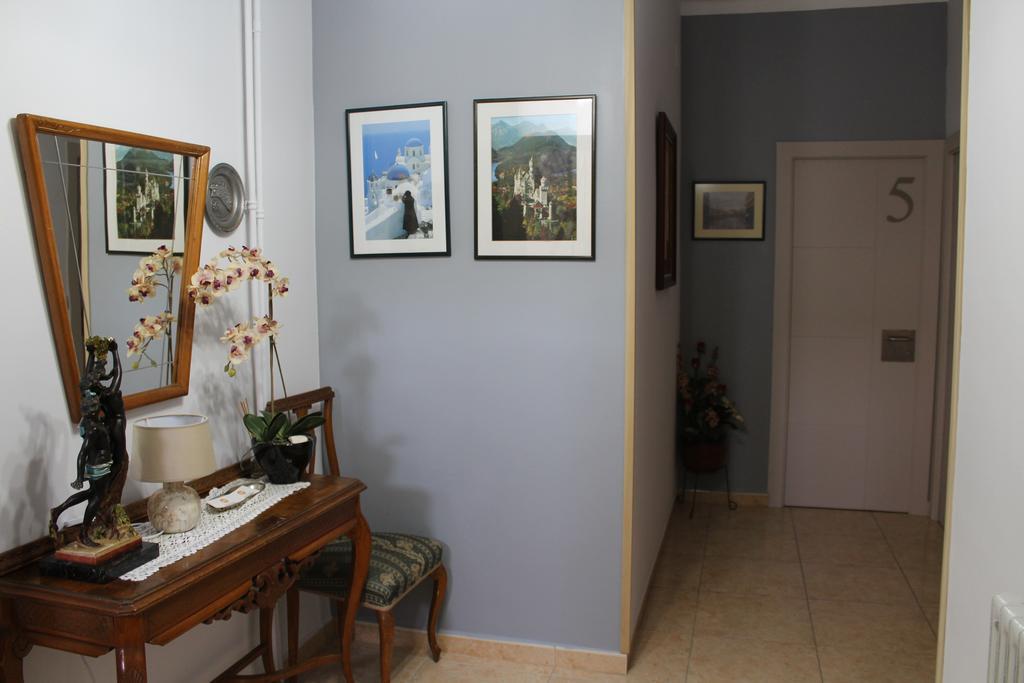 Hostal Montserrat Tona Ngoại thất bức ảnh