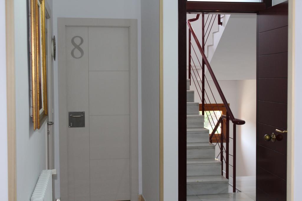 Hostal Montserrat Tona Ngoại thất bức ảnh