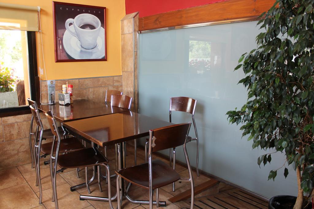 Hostal Montserrat Tona Ngoại thất bức ảnh