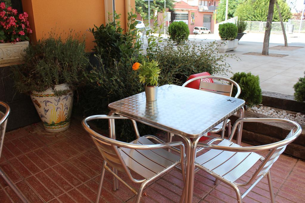 Hostal Montserrat Tona Ngoại thất bức ảnh
