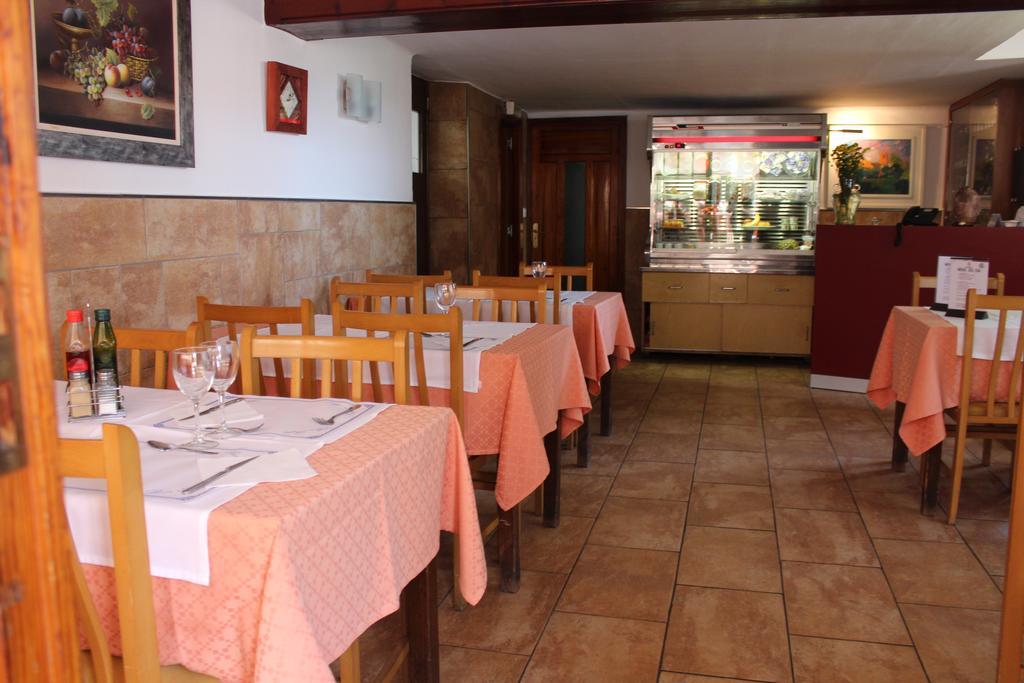 Hostal Montserrat Tona Ngoại thất bức ảnh